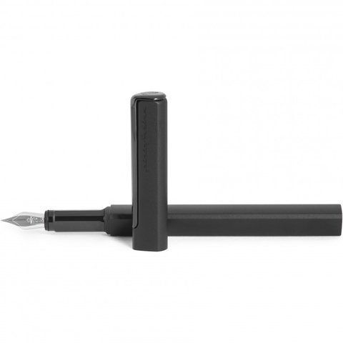 Ручка перова Pininfarina PF ONE Fountain Black, перо F, корпус тригранний металевий, колір чорний NPKRE01710 фото