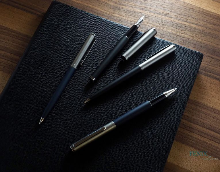Ручка шариковая OttoHutt серии Design 01 Ballpoint Pen Frosted Blue Ruthenium, корпус синий, 941101 941101 фото